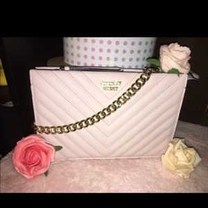 Pink Victoria secret purse 👛
